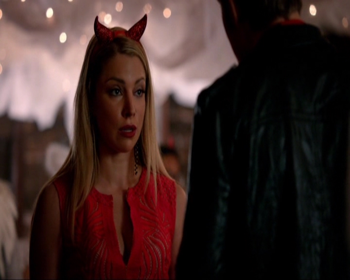 VampireDiariesWorld-dot-nl_7x04ICarryYourHeartWithMe1650.jpg