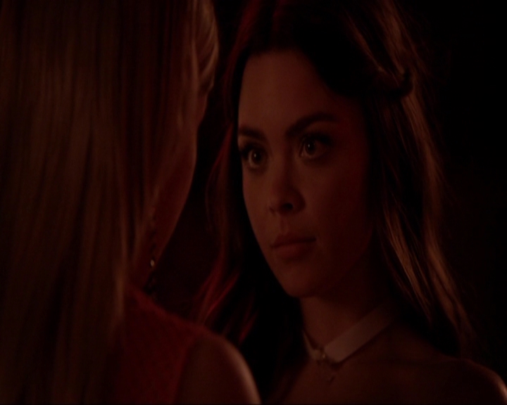 VampireDiariesWorld-dot-nl_7x04ICarryYourHeartWithMe1998.jpg