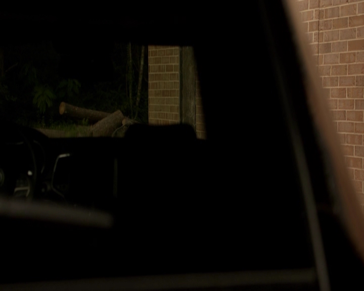 VampireDiariesWorld-dot-nl_7x05LiveThroughThis-deletedscenes0002.jpg