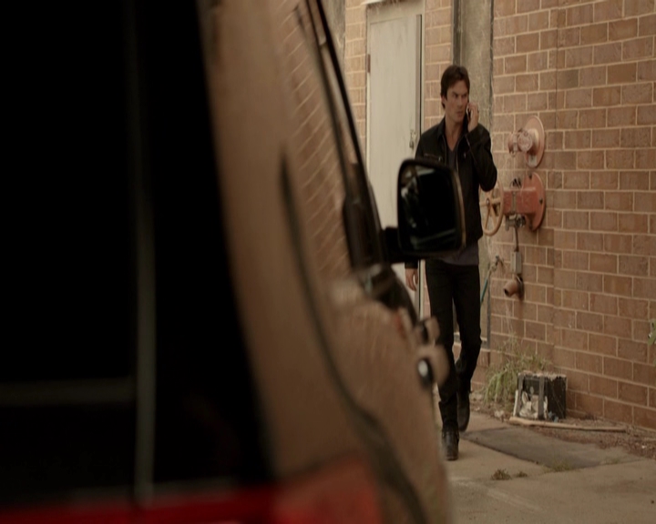 VampireDiariesWorld-dot-nl_7x05LiveThroughThis-deletedscenes0004.jpg