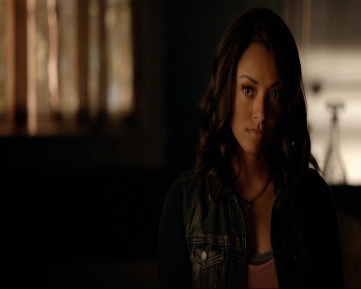 VampireDiariesWorld-dot-nl_7x05LiveThroughThis0164.jpg