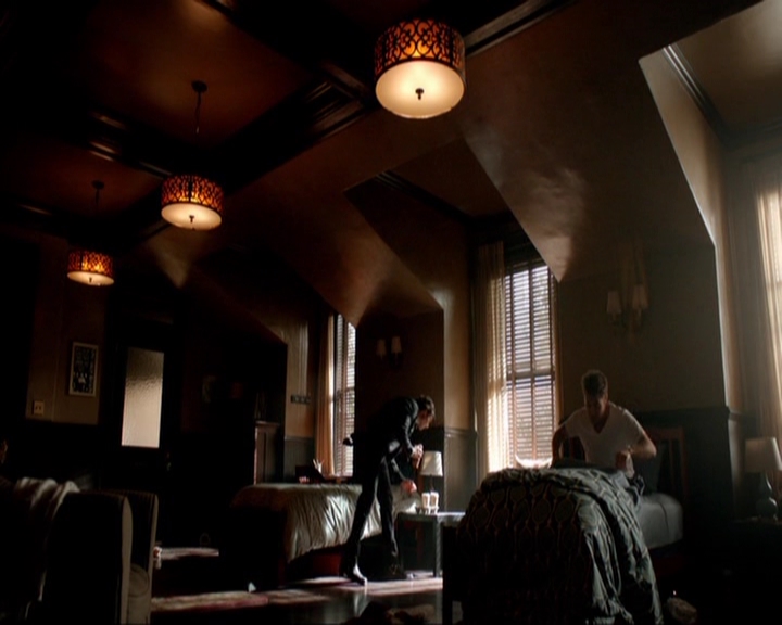 VampireDiariesWorld-dot-nl_7x05LiveThroughThis0254.jpg