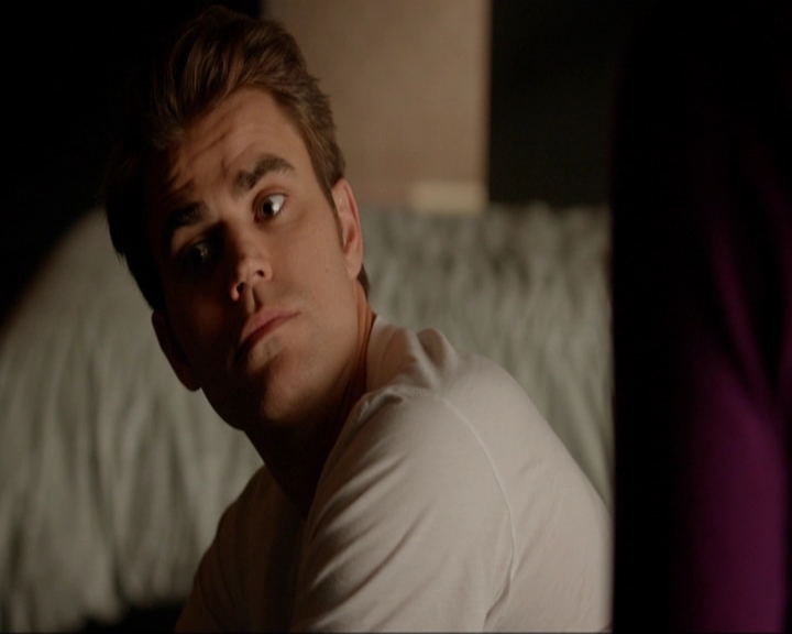 VampireDiariesWorld-dot-nl_7x05LiveThroughThis0308.jpg