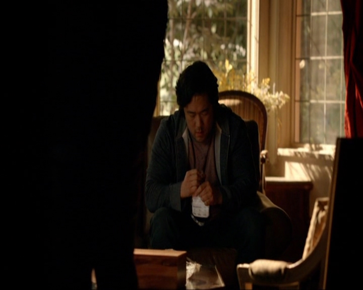 VampireDiariesWorld-dot-nl_7x05LiveThroughThis0322.jpg