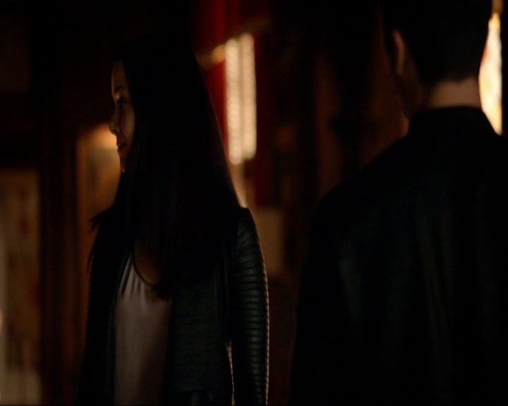 VampireDiariesWorld-dot-nl_7x05LiveThroughThis0331.jpg