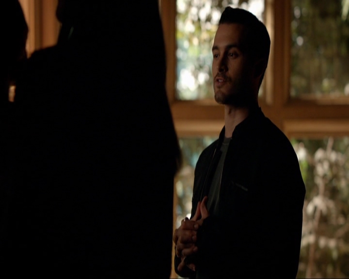 VampireDiariesWorld-dot-nl_7x05LiveThroughThis0336.jpg