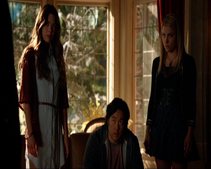 VampireDiariesWorld-dot-nl_7x05LiveThroughThis0400.jpg