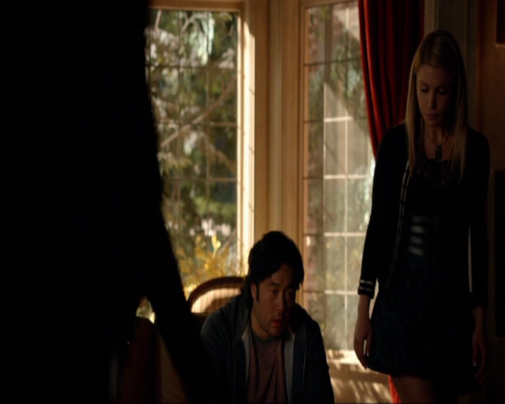 VampireDiariesWorld-dot-nl_7x05LiveThroughThis0403.jpg