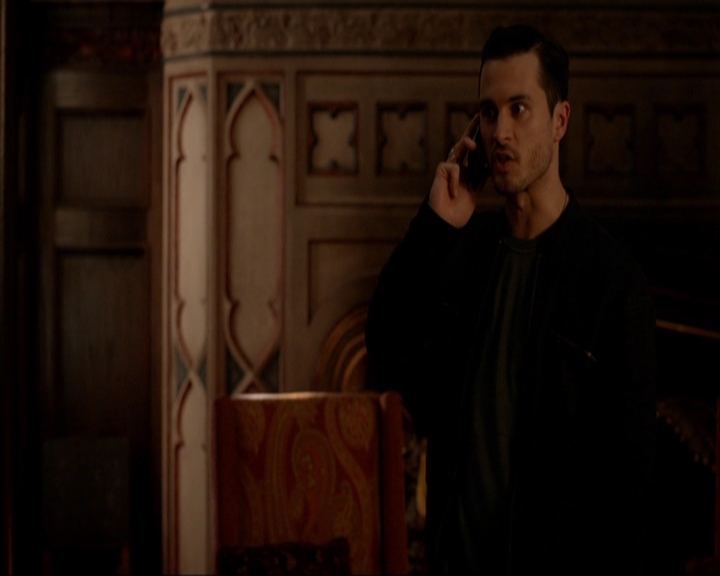 VampireDiariesWorld-dot-nl_7x05LiveThroughThis0416.jpg