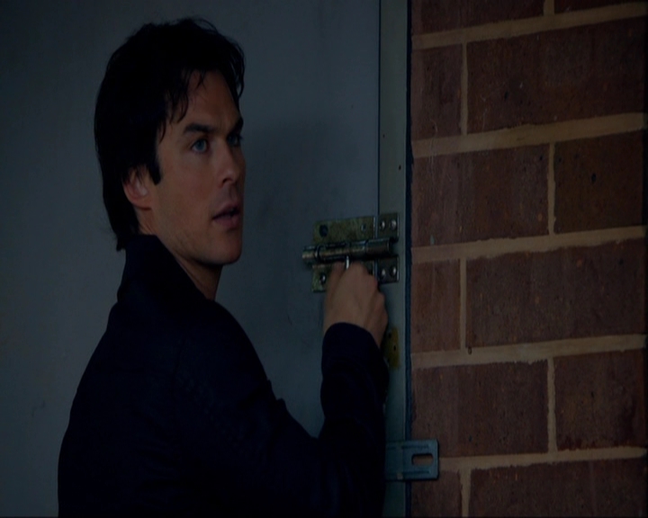 VampireDiariesWorld-dot-nl_7x05LiveThroughThis0966.jpg