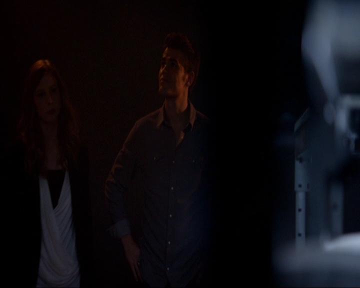 VampireDiariesWorld-dot-nl_7x05LiveThroughThis0983.jpg