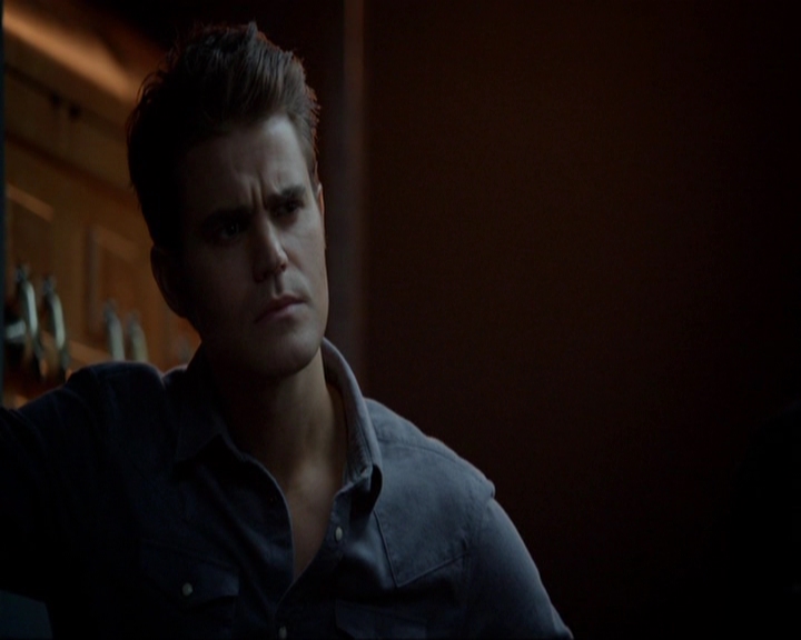 VampireDiariesWorld-dot-nl_7x05LiveThroughThis1011.jpg