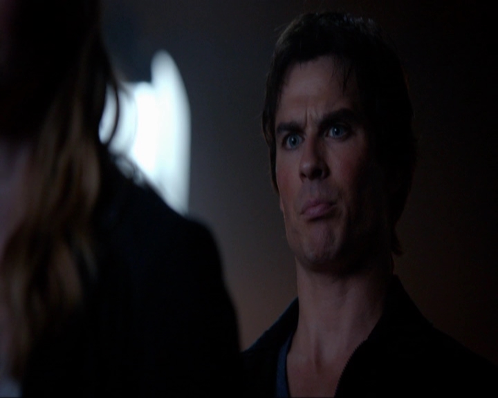 VampireDiariesWorld-dot-nl_7x05LiveThroughThis1324.jpg