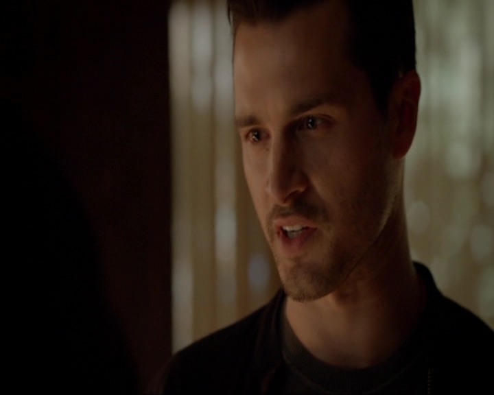 VampireDiariesWorld-dot-nl_7x05LiveThroughThis1495.jpg