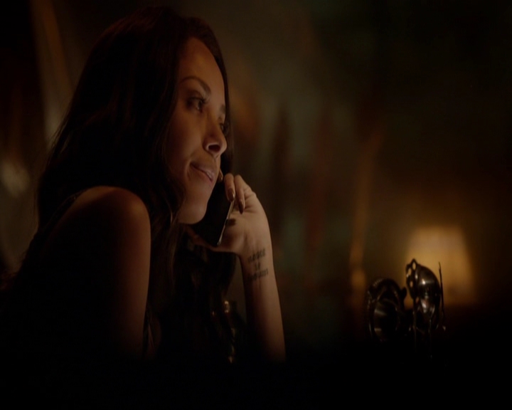 VampireDiariesWorld-dot-nl_7x05LiveThroughThis1825.jpg