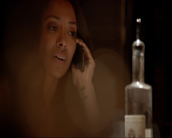 VampireDiariesWorld-dot-nl_7x05LiveThroughThis1843.jpg