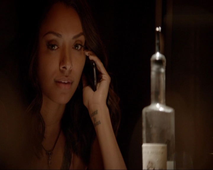 VampireDiariesWorld-dot-nl_7x05LiveThroughThis1846.jpg