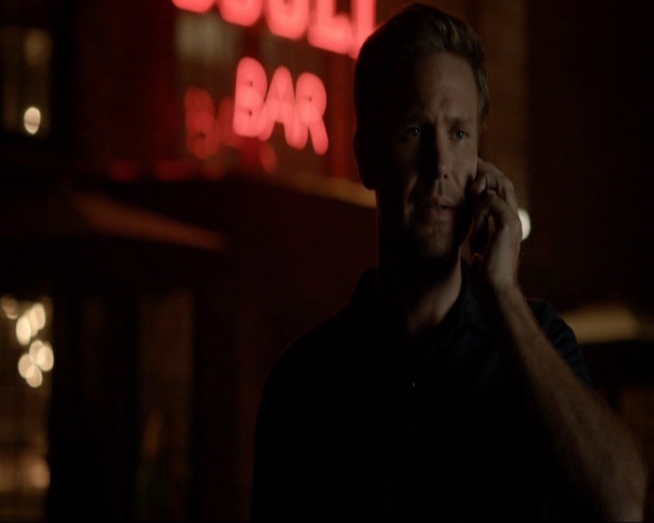 VampireDiariesWorld-dot-nl_7x05LiveThroughThis1850.jpg