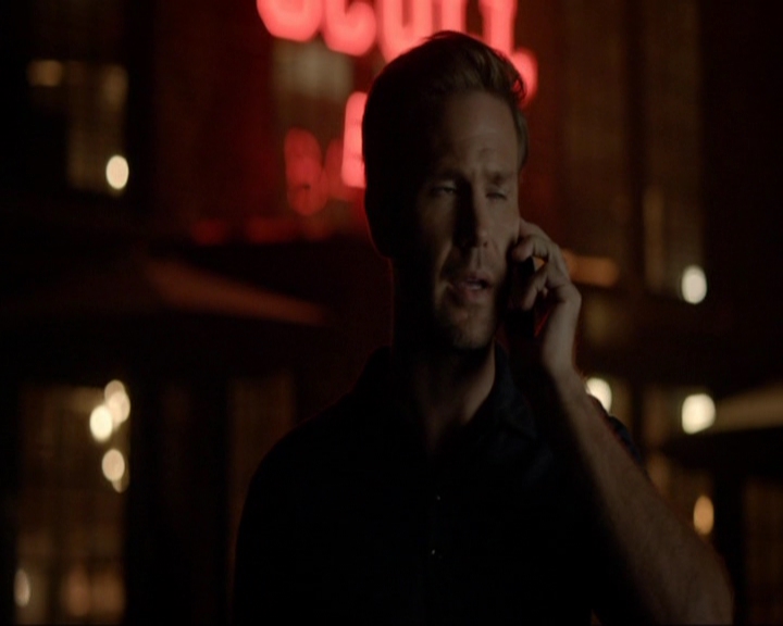 VampireDiariesWorld-dot-nl_7x05LiveThroughThis1855.jpg
