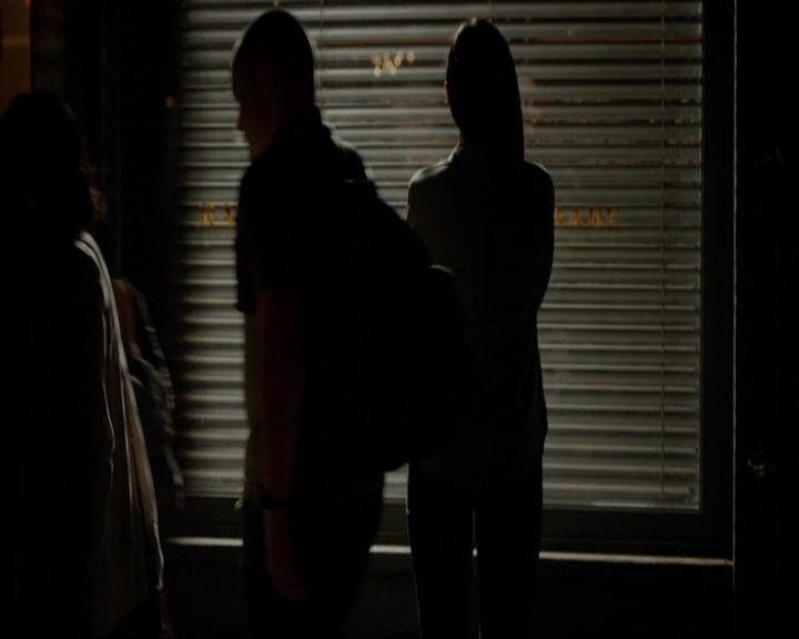 VampireDiariesWorld-dot-nl_7x05LiveThroughThis1857.jpg