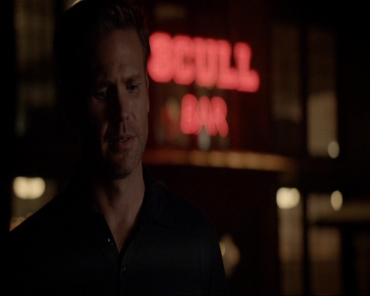 VampireDiariesWorld-dot-nl_7x05LiveThroughThis1870.jpg