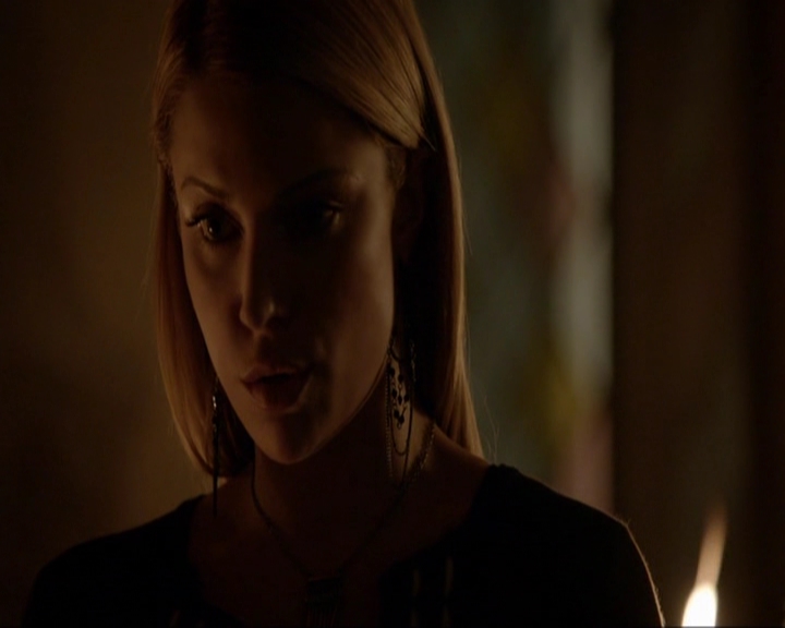 VampireDiariesWorld-dot-nl_7x05LiveThroughThis2099.jpg