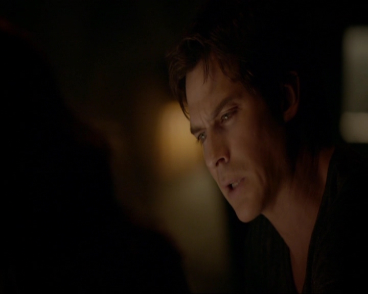 VampireDiariesWorld-dot-nl_7x05LiveThroughThis2202.jpg