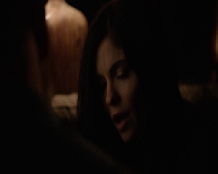 VampireDiariesWorld-dot-nl_7x06BestServedCold-deletedscenes0065.jpg