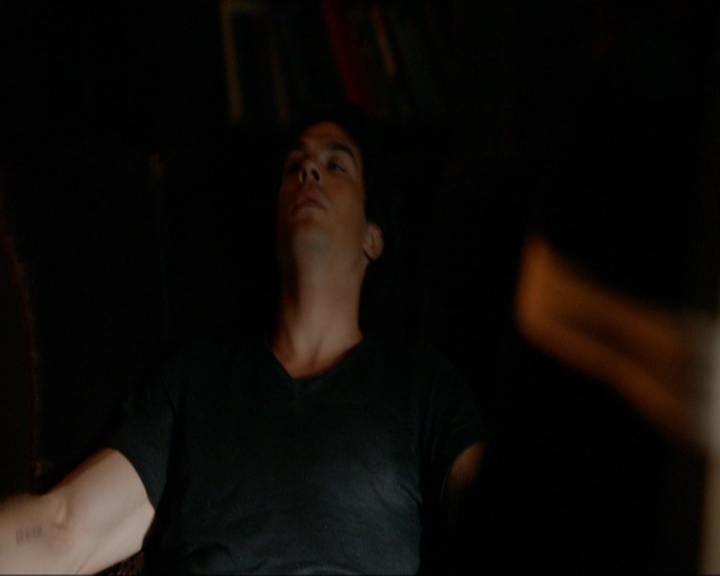 VampireDiariesWorld-dot-nl_7x07MommieDearest0643.jpg