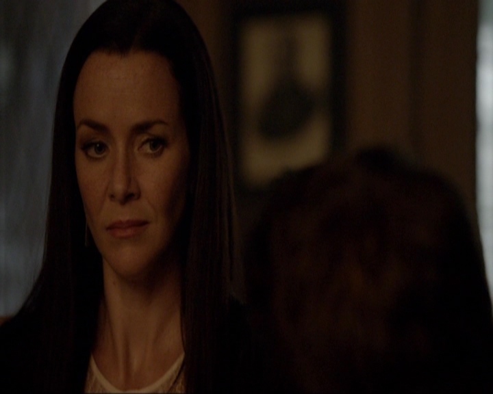 VampireDiariesWorld-dot-nl_7x07MommieDearest0653.jpg