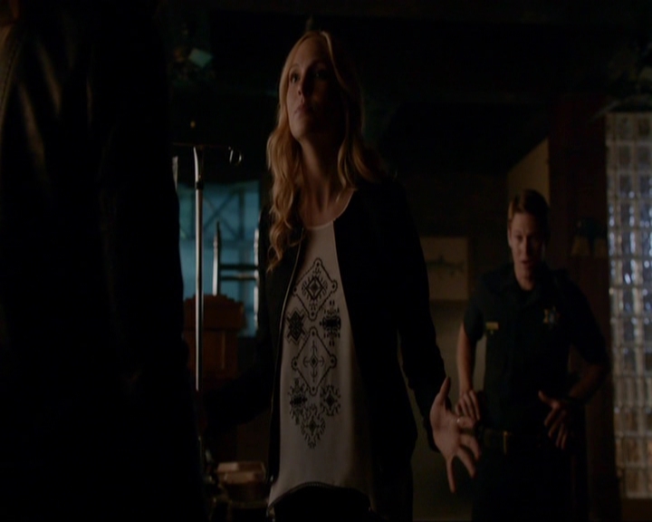 VampireDiariesWorld-dot-nl_7x07MommieDearest0833.jpg