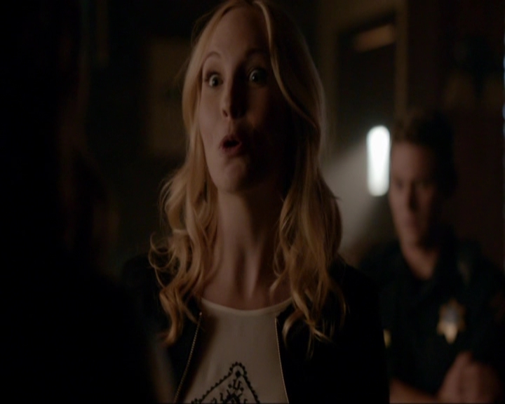 VampireDiariesWorld-dot-nl_7x07MommieDearest0851.jpg