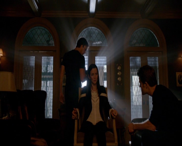 VampireDiariesWorld-dot-nl_7x07MommieDearest0947.jpg