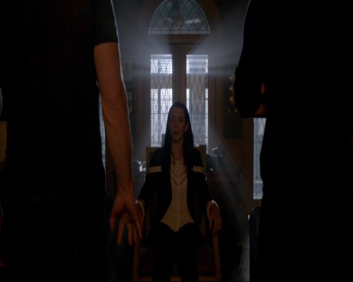 VampireDiariesWorld-dot-nl_7x07MommieDearest1101.jpg