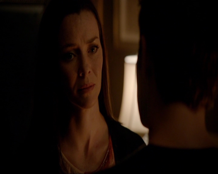 VampireDiariesWorld-dot-nl_7x07MommieDearest1332.jpg