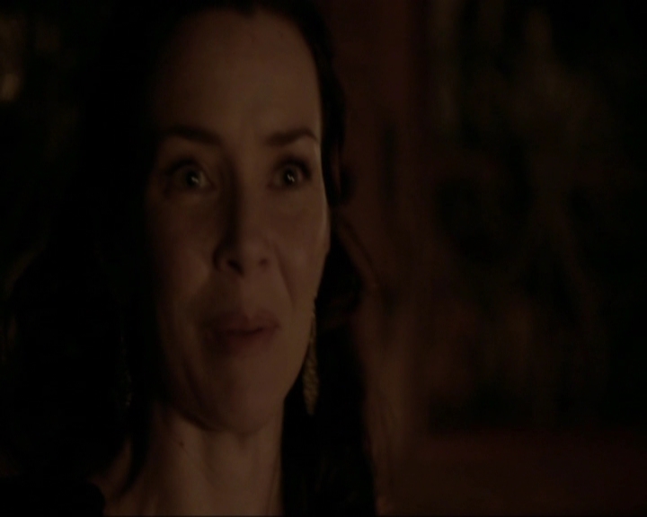 VampireDiariesWorld-dot-nl_7x07MommieDearest1379.jpg