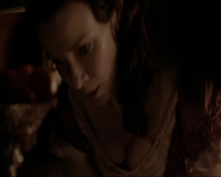 VampireDiariesWorld-dot-nl_7x07MommieDearest1393.jpg