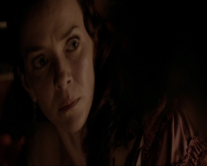 VampireDiariesWorld-dot-nl_7x07MommieDearest1401.jpg