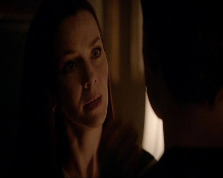 VampireDiariesWorld-dot-nl_7x07MommieDearest1422.jpg