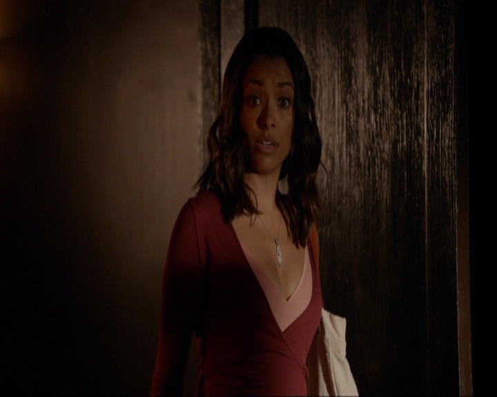 VampireDiariesWorld-dot-nl_7x07MommieDearest1490.jpg