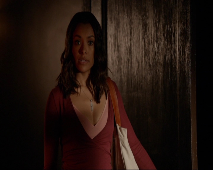 VampireDiariesWorld-dot-nl_7x07MommieDearest1494.jpg