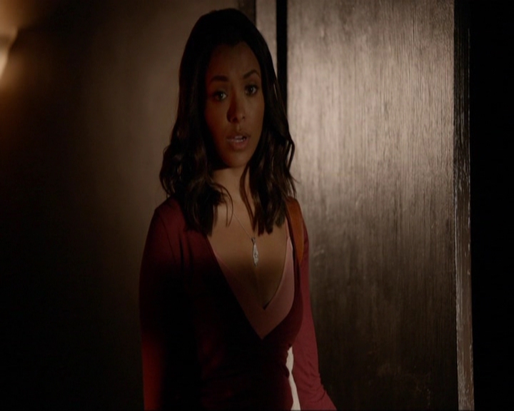 VampireDiariesWorld-dot-nl_7x07MommieDearest1501.jpg