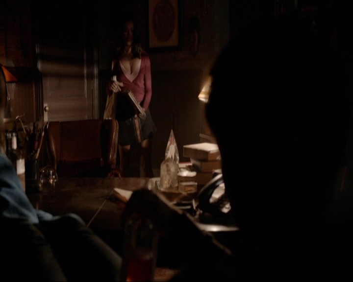 VampireDiariesWorld-dot-nl_7x07MommieDearest1517.jpg