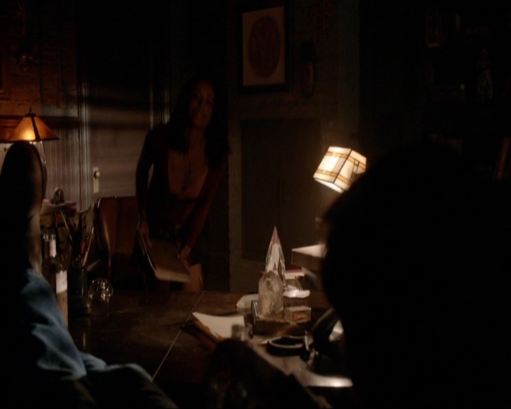 VampireDiariesWorld-dot-nl_7x07MommieDearest1519.jpg