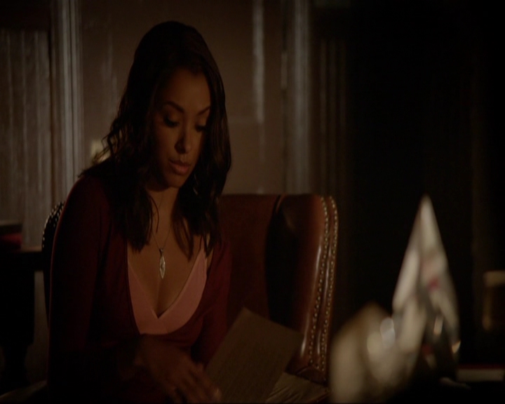 VampireDiariesWorld-dot-nl_7x07MommieDearest1534.jpg