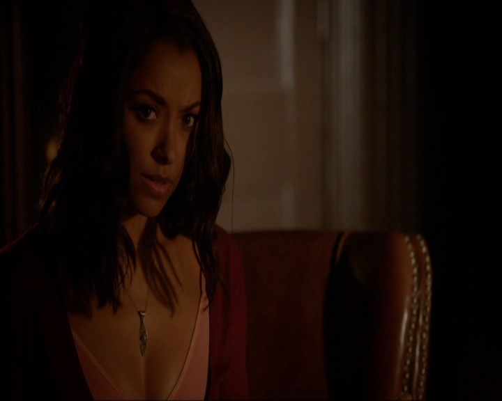 VampireDiariesWorld-dot-nl_7x07MommieDearest1543.jpg