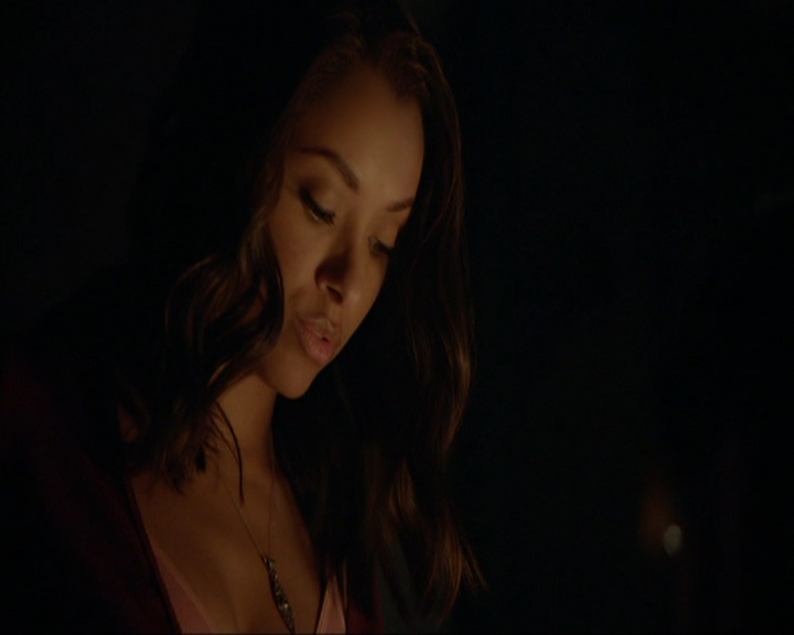 VampireDiariesWorld-dot-nl_7x07MommieDearest1565.jpg