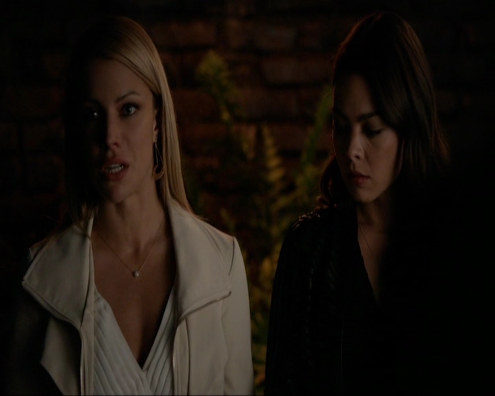 VampireDiariesWorld-dot-nl_7x08HoldMeThrillMeKissMeKillMe1177.jpg