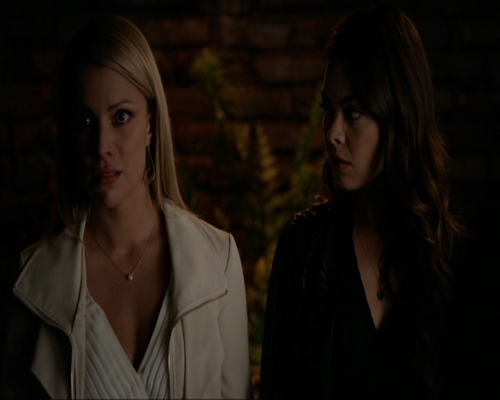 VampireDiariesWorld-dot-nl_7x08HoldMeThrillMeKissMeKillMe1179.jpg