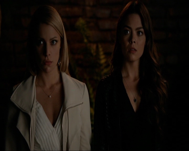 VampireDiariesWorld-dot-nl_7x08HoldMeThrillMeKissMeKillMe1228.jpg